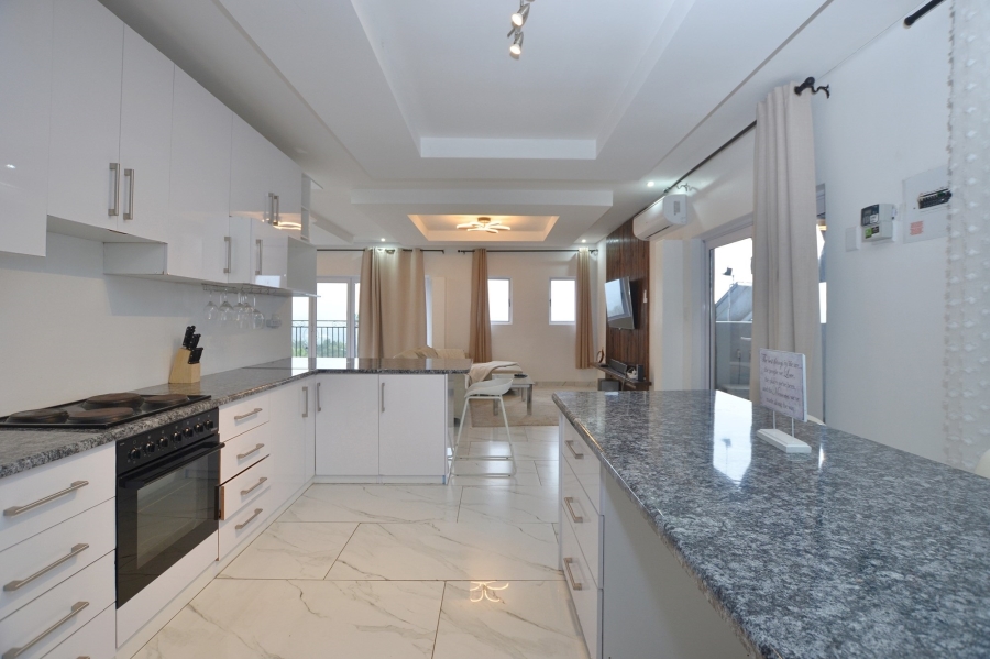 8 Bedroom Property for Sale in Kenridge Western Cape